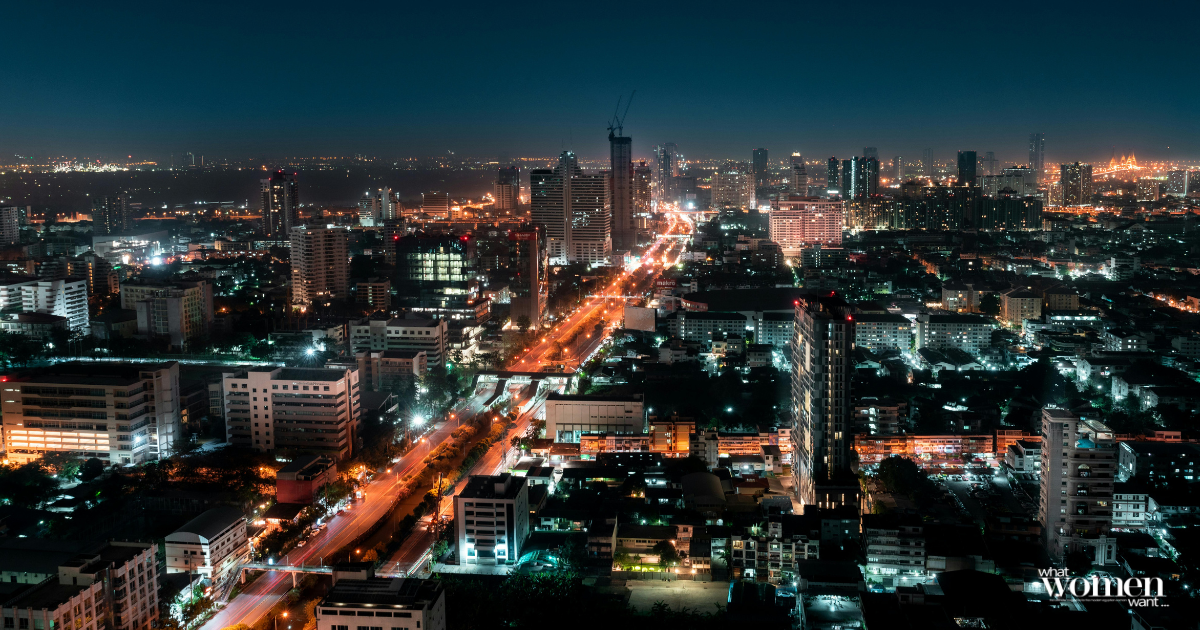 Is it easier to escape Cairo or to adapt to it?